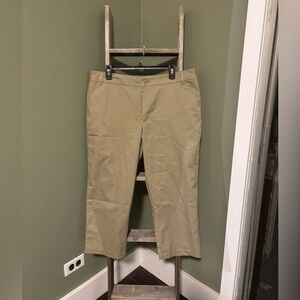 Lee Khaki Capri Dress Pants